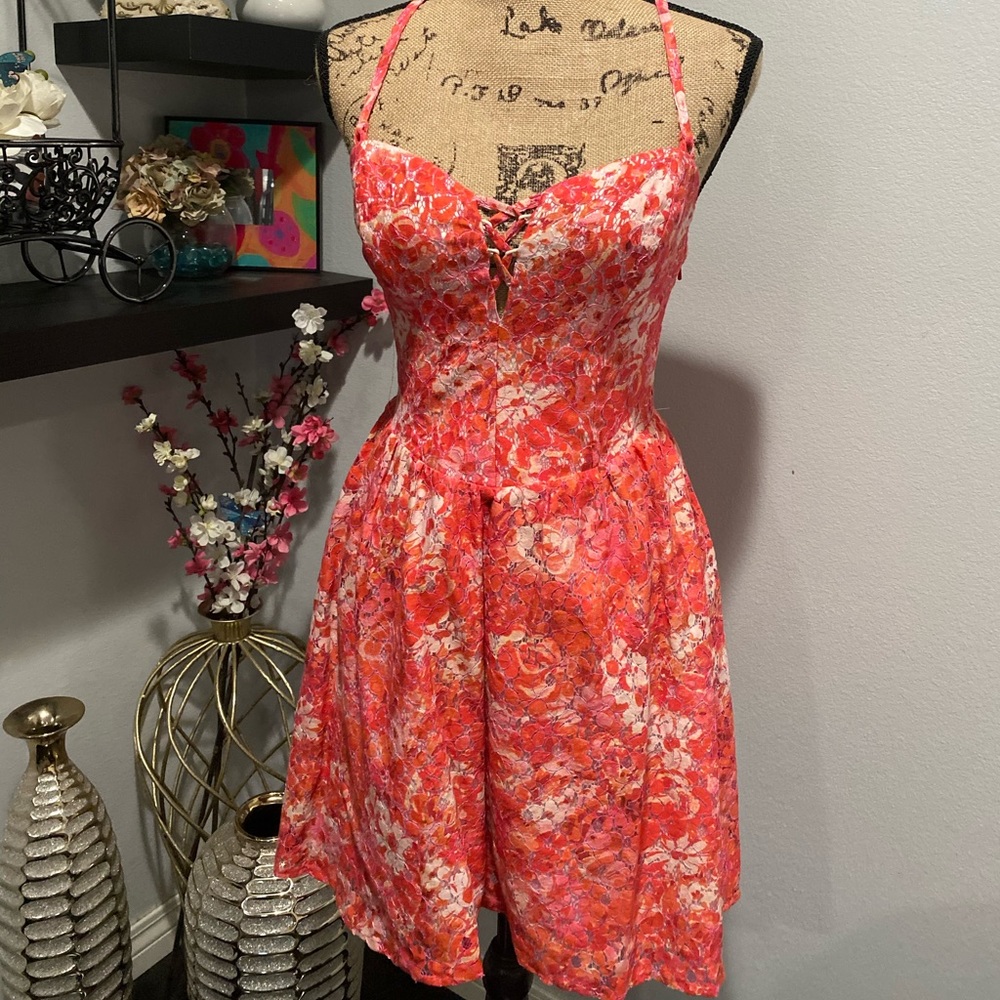 Guess. Mini Dress 👗